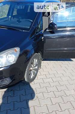 Минивэн Opel Zafira 2010 в Баре