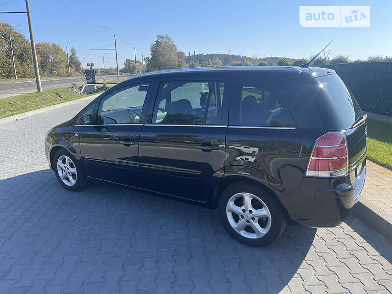 Минивэн Opel Zafira 2008 в Луцке