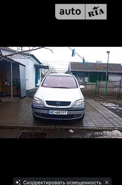 Минивэн Opel Zafira 2002 в Кривом Роге