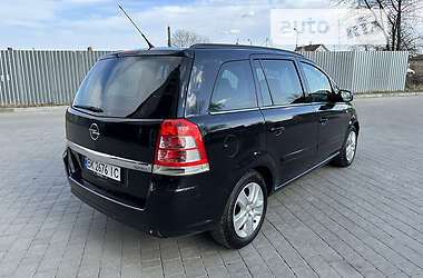 Минивэн Opel Zafira 2011 в Дубно