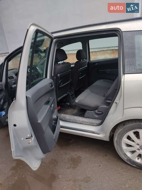 Минивэн Opel Zafira 2009 в Староконстантинове