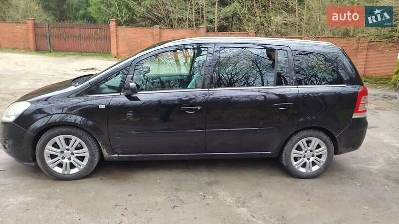 Минивэн Opel Zafira 2009 в Жовкве