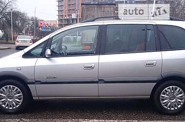 Минивэн Opel Zafira 2003 в Иршаве