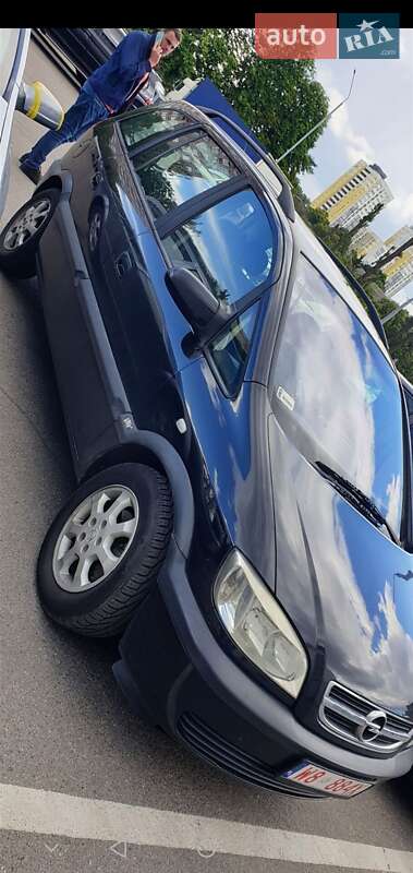 Мінівен Opel Zafira 2004 в Каневі
