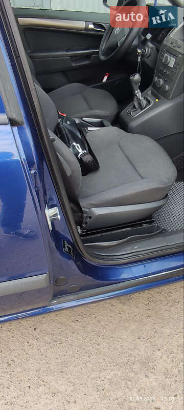 Минивэн Opel Zafira 2006 в Черновцах