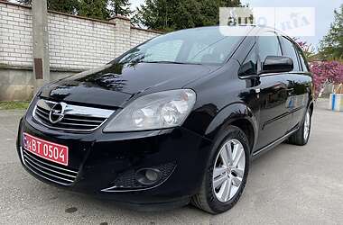 Минивэн Opel Zafira 2010 в 