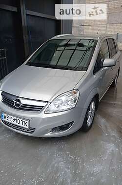 Мінівен Opel Zafira 2010 в Кривому Розі