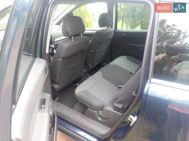 Минивэн Opel Zafira 2010 в Тячеве