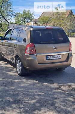 Минивэн Opel Zafira 2012 в Запорожье