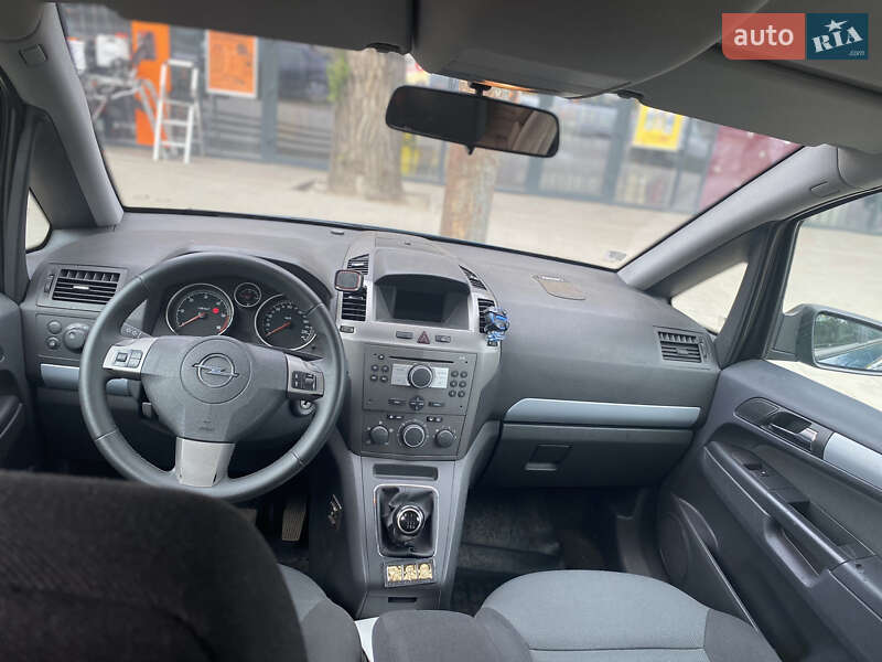Мінівен Opel Zafira 2006 в Дніпрі