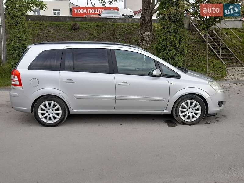 Минивэн Opel Zafira 2009 в Тернополе