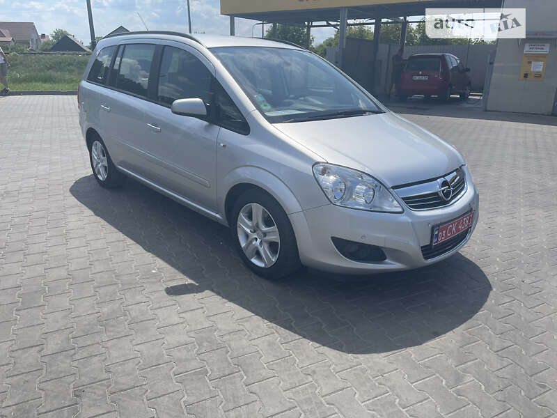 Минивэн Opel Zafira 2009 в Луцке