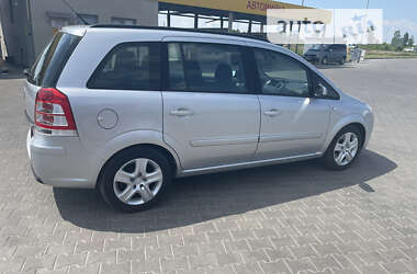 Минивэн Opel Zafira 2009 в Луцке