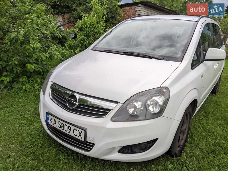 Opel Zafira 2012