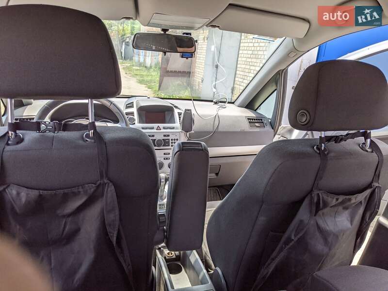 Мінівен Opel Zafira 2012 в Конотопі