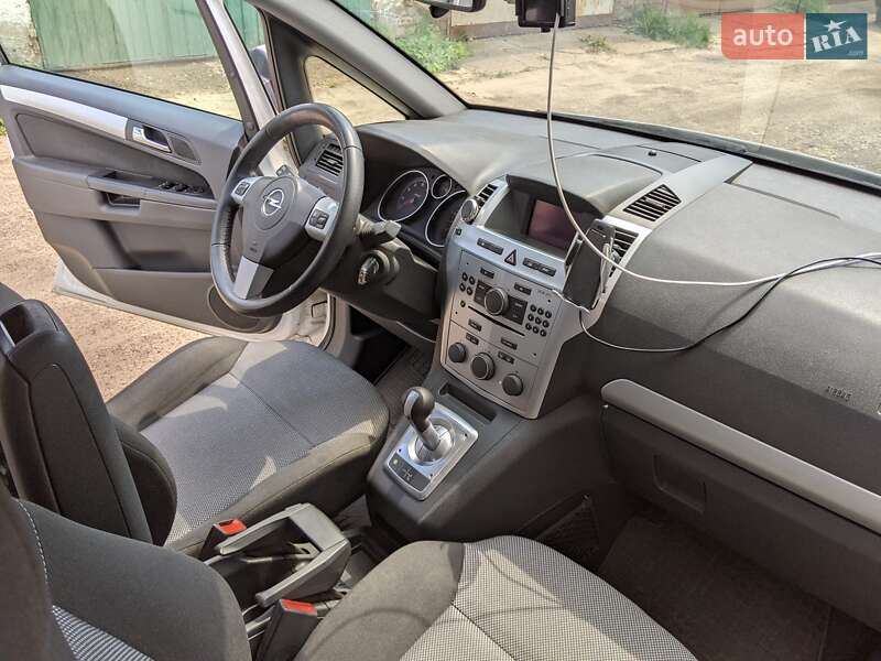 Мінівен Opel Zafira 2012 в Конотопі