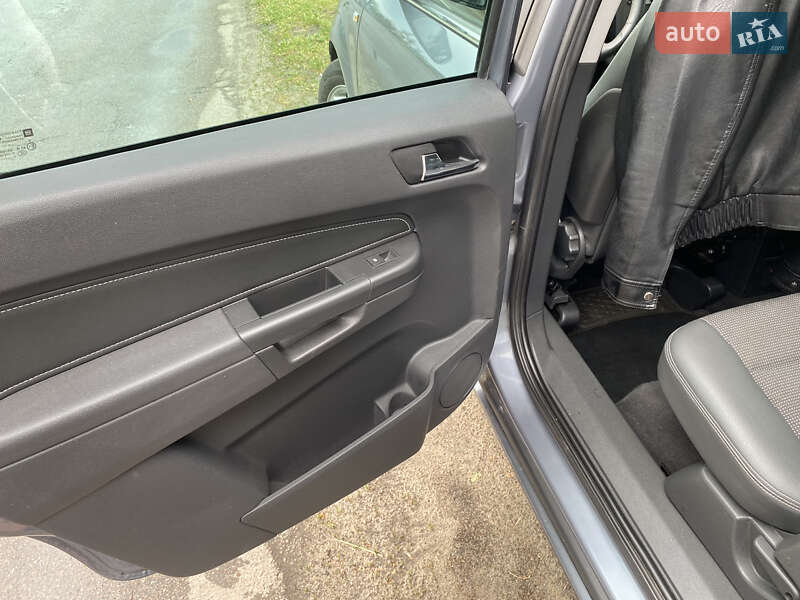 Мінівен Opel Zafira 2005 в Києві