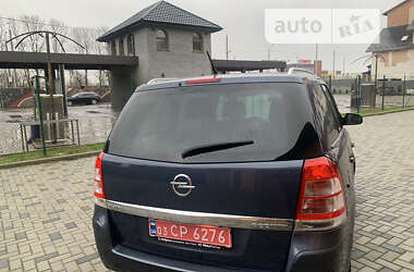 Минивэн Opel Zafira 2011 в 