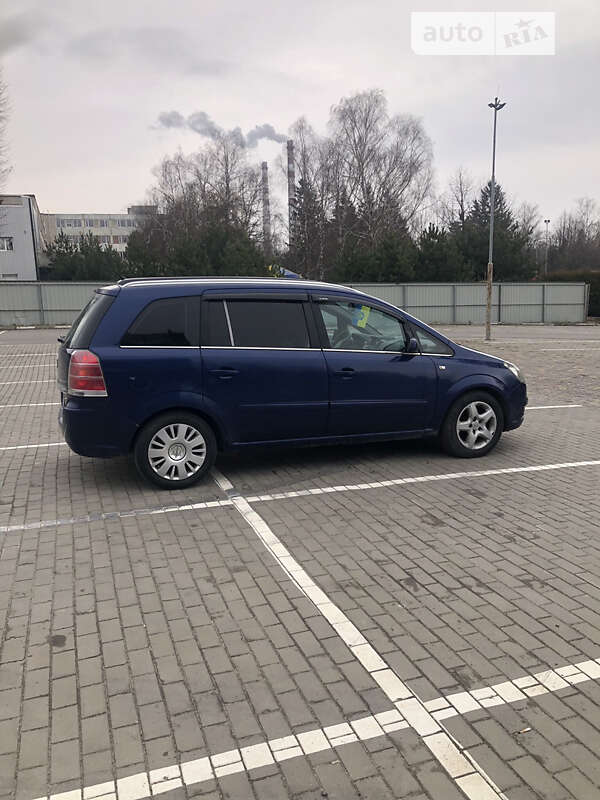 Минивэн Opel Zafira 2006 в Луцке