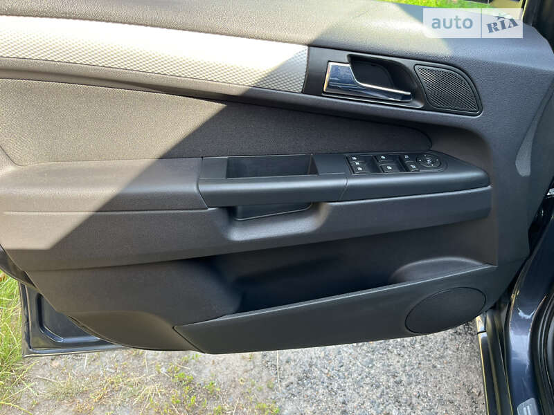 Минивэн Opel Zafira 2009 в Полтаве