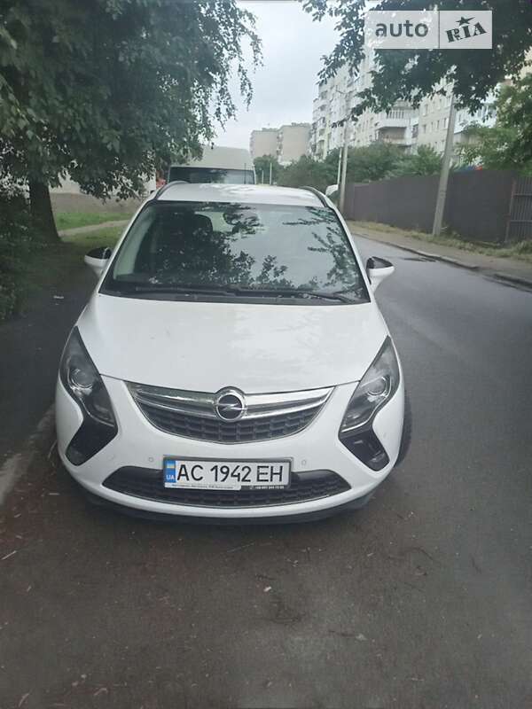 Минивэн Opel Zafira 2014 в Луцке