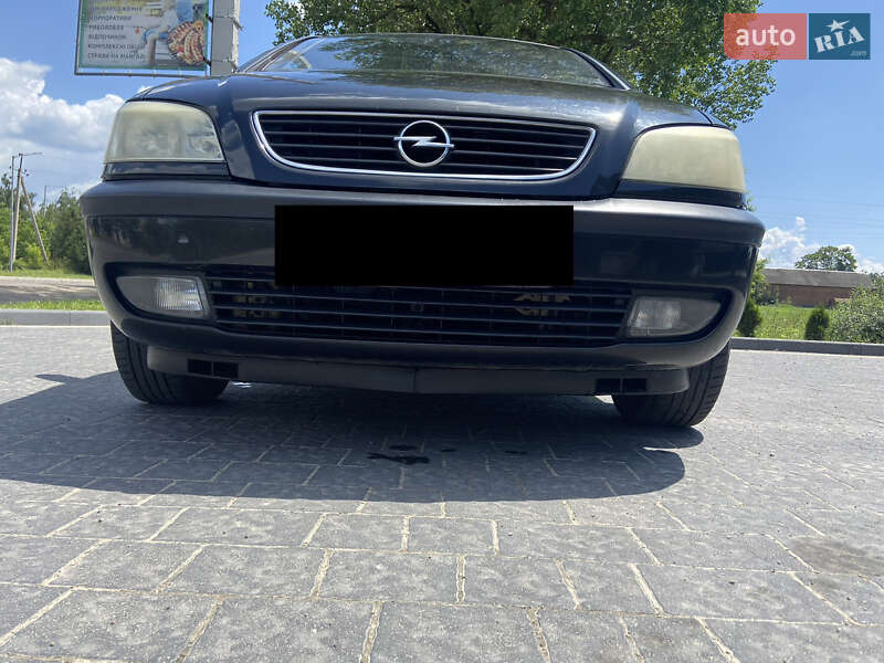 Минивэн Opel Zafira 2001 в Самборе