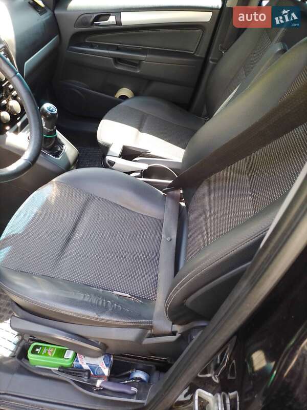 Минивэн Opel Zafira 2008 в Каменском