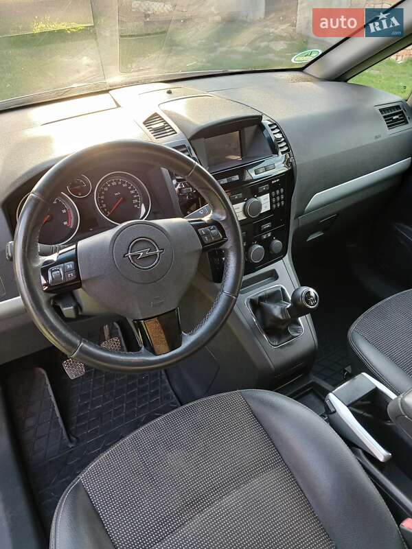 Мінівен Opel Zafira 2009 в Локачах