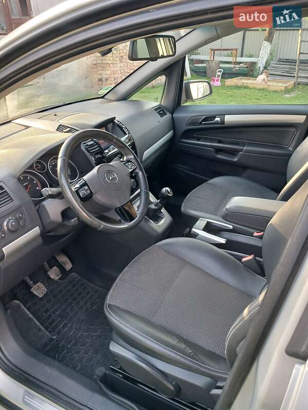 Мінівен Opel Zafira 2009 в Локачах