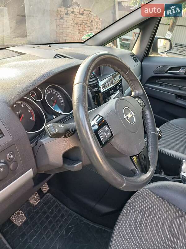 Мінівен Opel Zafira 2009 в Локачах