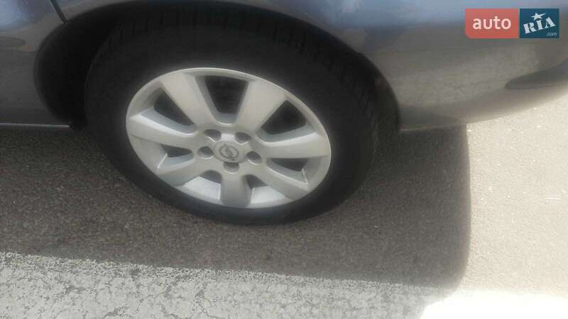 Мінівен Opel Zafira 2005 в Києві