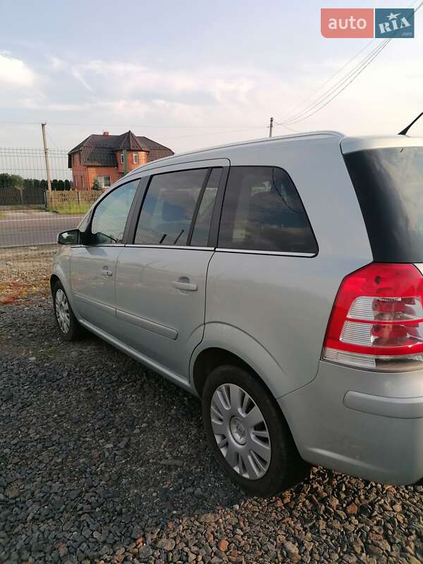 Минивэн Opel Zafira 2009 в Львове