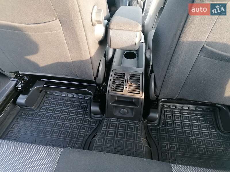 Минивэн Opel Zafira 2009 в Львове