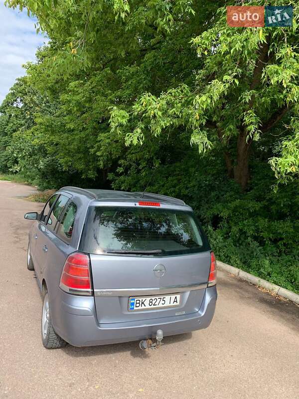 Мінівен Opel Zafira 2005 в Радивиліві