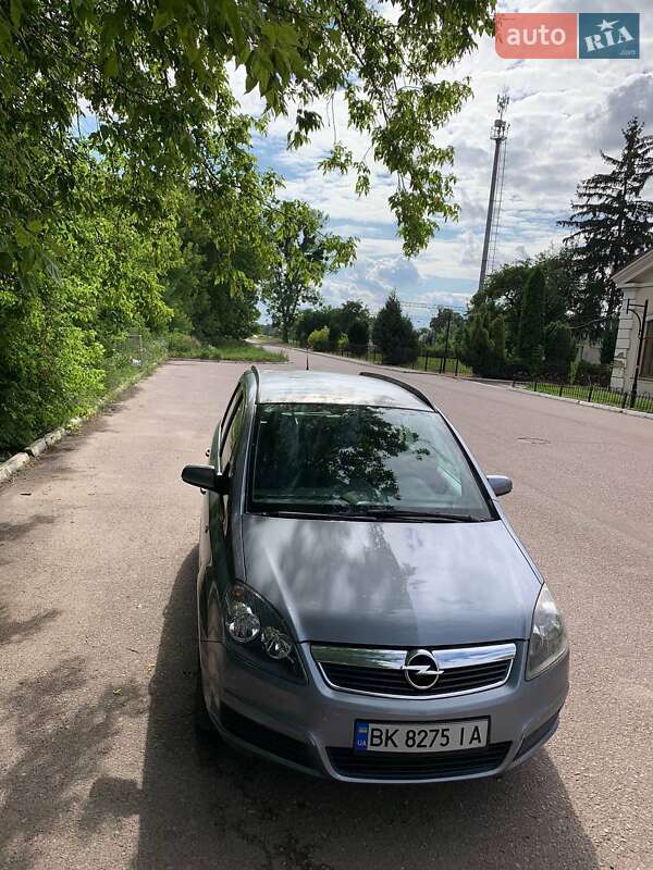 Мінівен Opel Zafira 2005 в Радивиліві