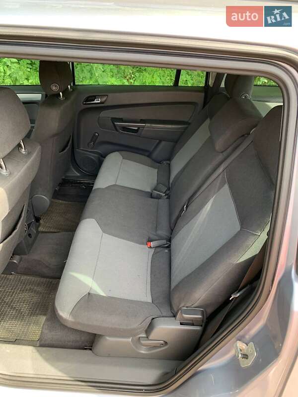 Мінівен Opel Zafira 2005 в Радивиліві