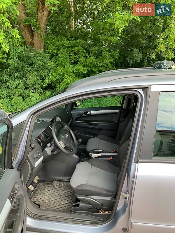 Мінівен Opel Zafira 2005 в Радивиліві
