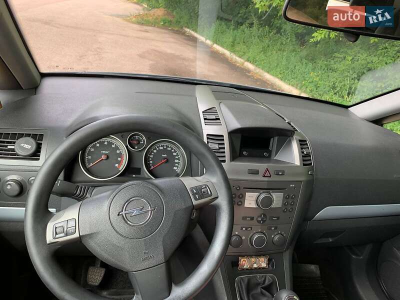 Мінівен Opel Zafira 2005 в Радивиліві