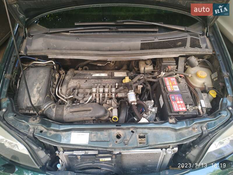 Мінівен Opel Zafira 2005 в Полтаві