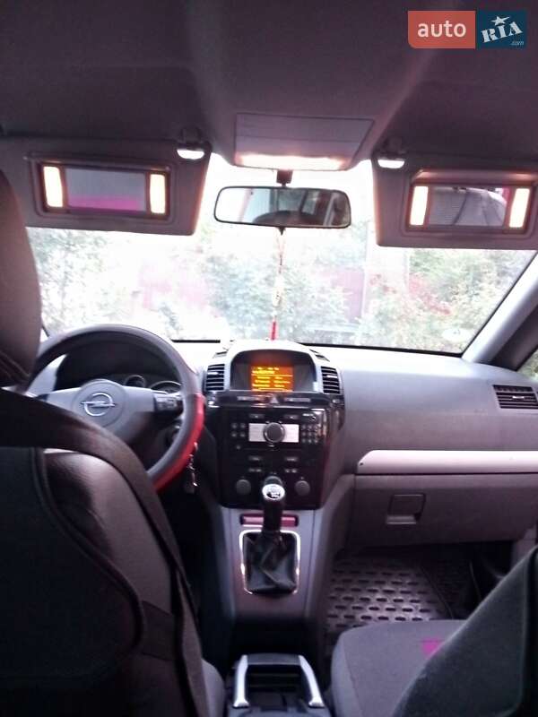 Минивэн Opel Zafira 2009 в Кагарлыке
