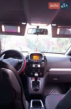 Минивэн Opel Zafira 2009 в 