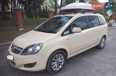 Мікровен Opel Zafira 2014 в Новояворівську