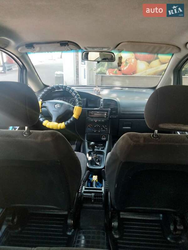 Мінівен Opel Zafira 2001 в Кривому Розі