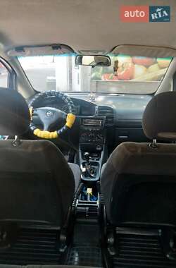 Минивэн Opel Zafira 2001 в 