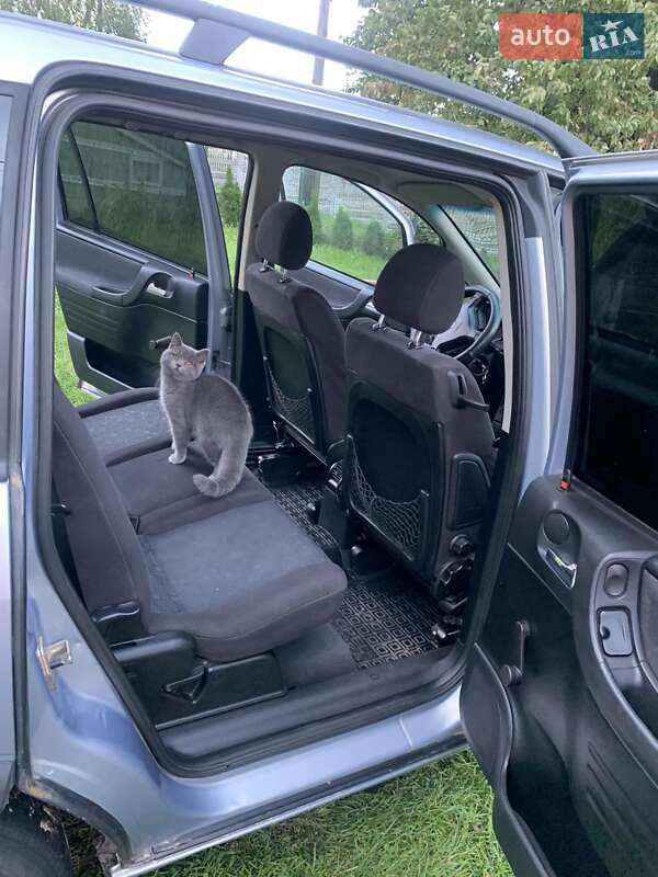 Мінівен Opel Zafira 2000 в Львові