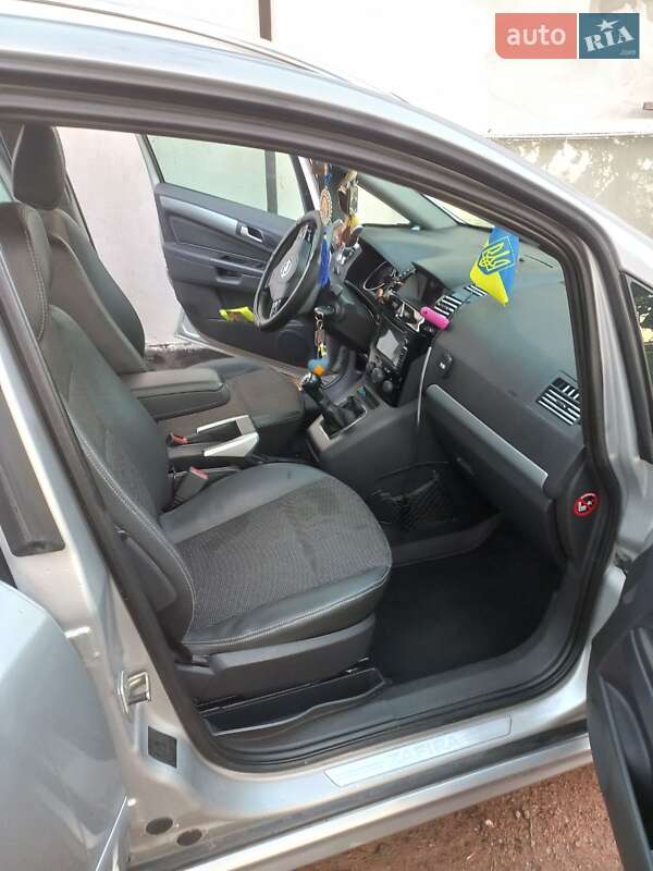 Мінівен Opel Zafira 2010 в Коростені