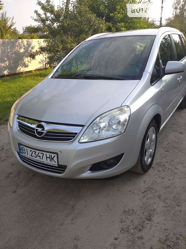 Мінівен Opel Zafira 2010 в Кременчуці