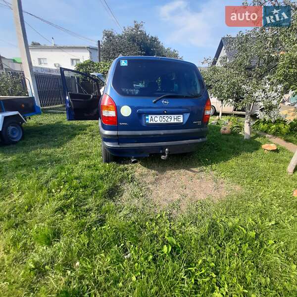 Минивэн Opel Zafira 2002 в Луцке