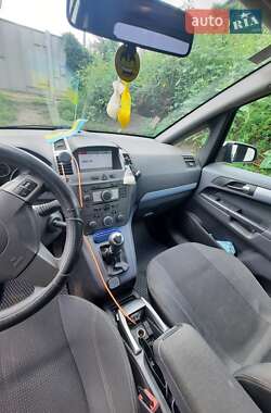 Минивэн Opel Zafira 2005 в 