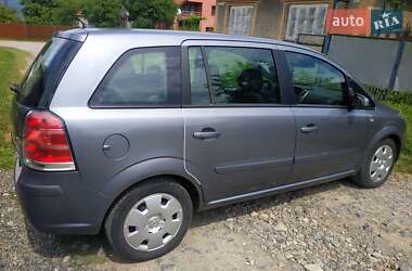 Минивэн Opel Zafira 2006 в Сваляве